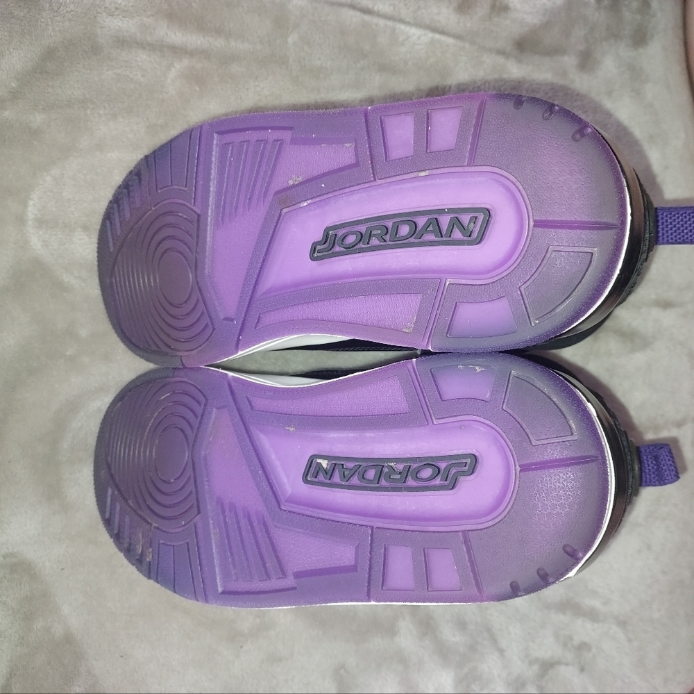 Jordan Spizike Black Court Purple Sneakers - Picture 10 of 14